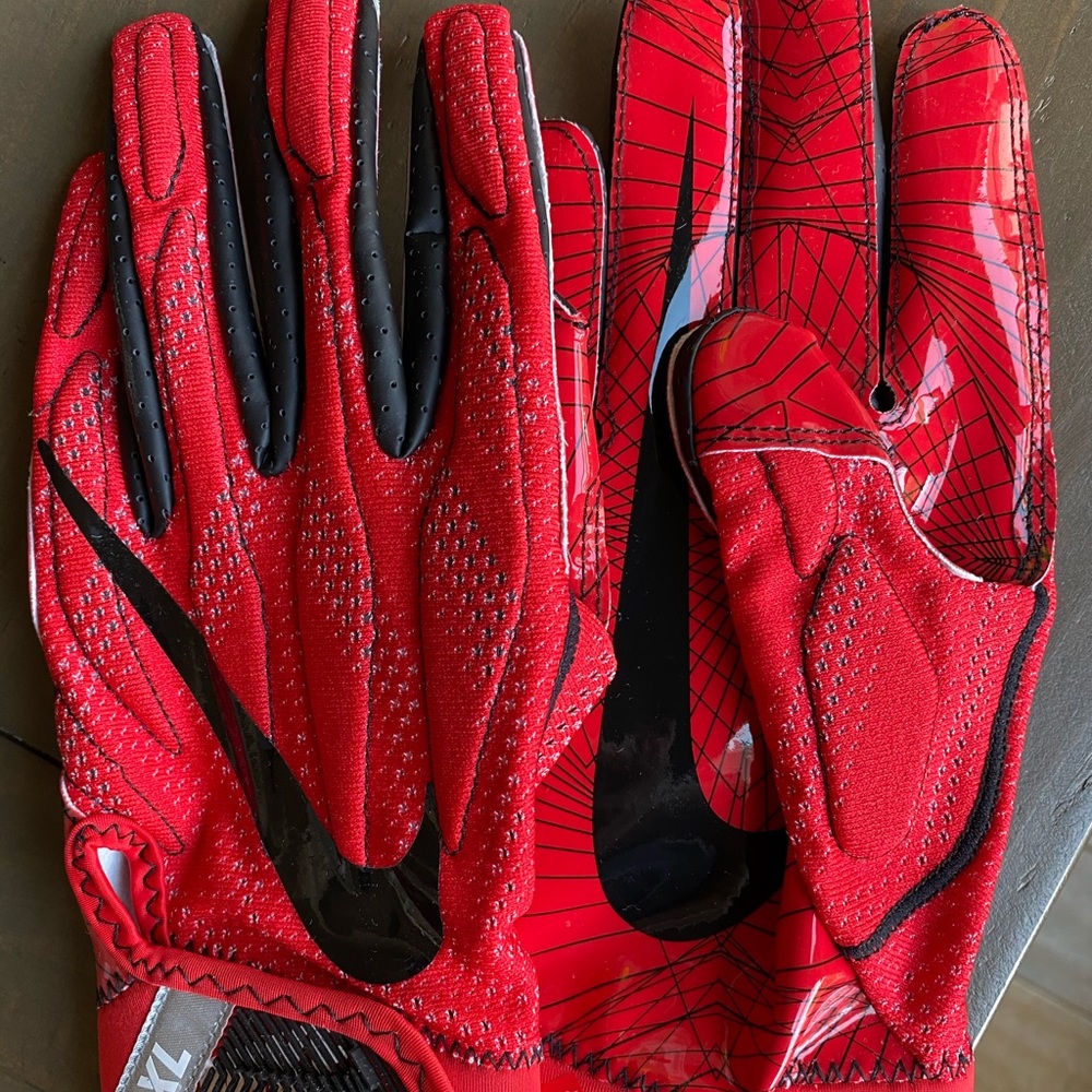 Nike gloves